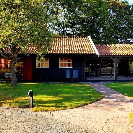 Oentsjerk Aljemint B&B 외부 사진