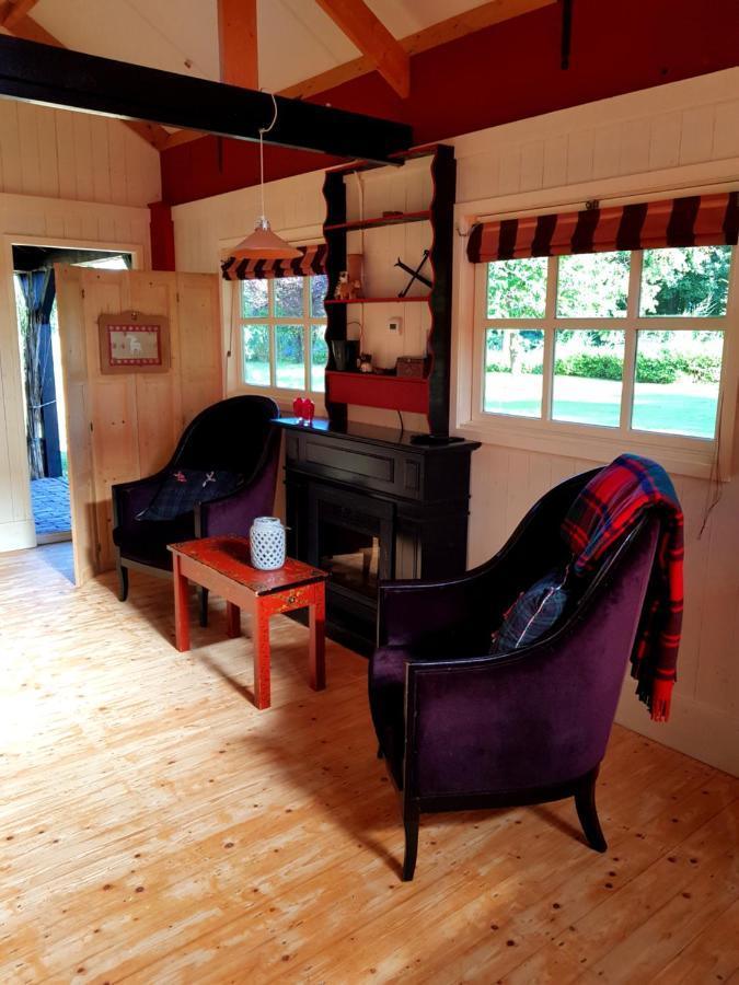 Oentsjerk Aljemint B&B 외부 사진